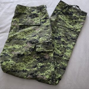 Men's Camo Pants Sz Large
